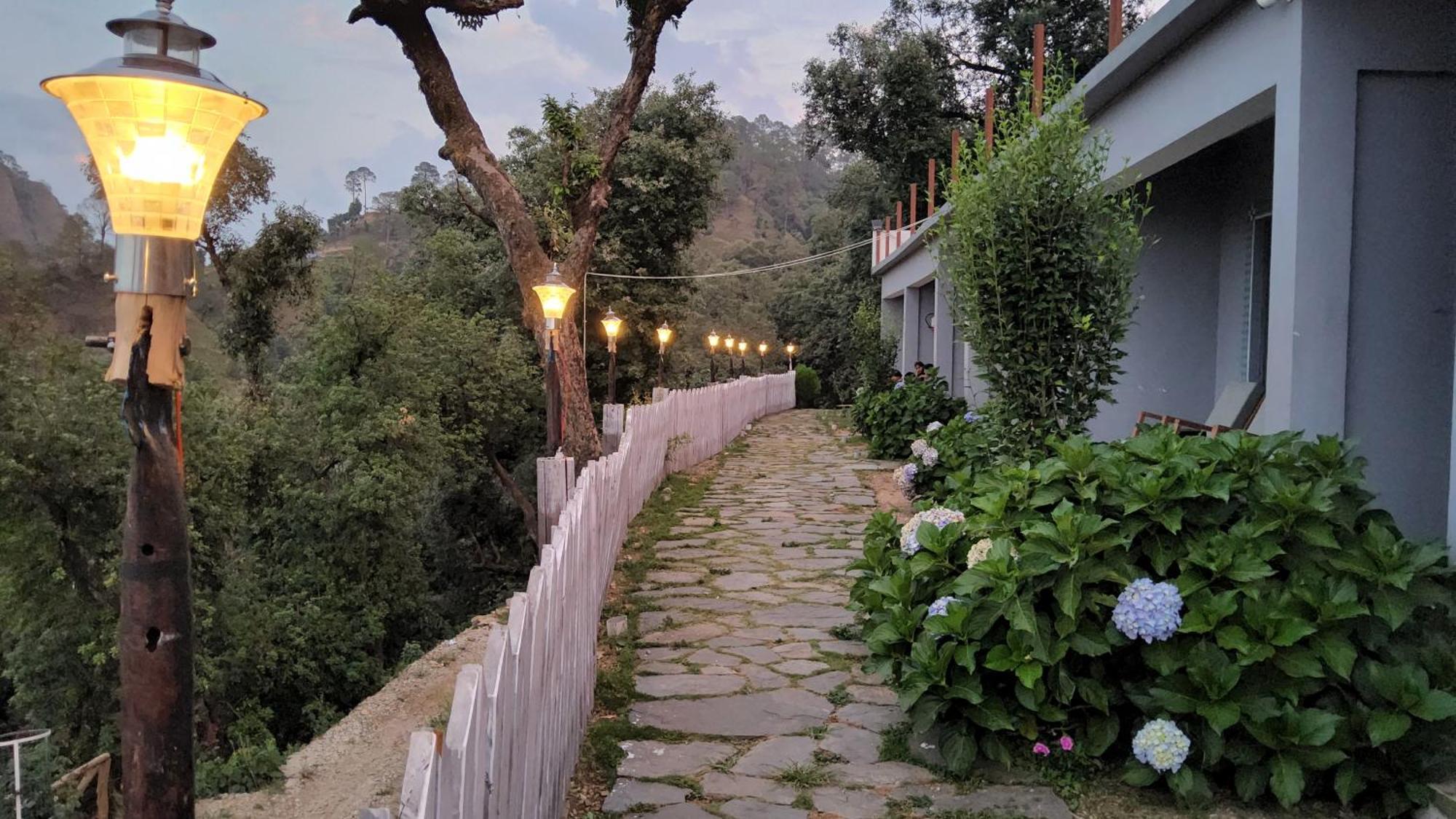 Shiva Valley Resort Kokhliyal Gaon エクステリア 写真