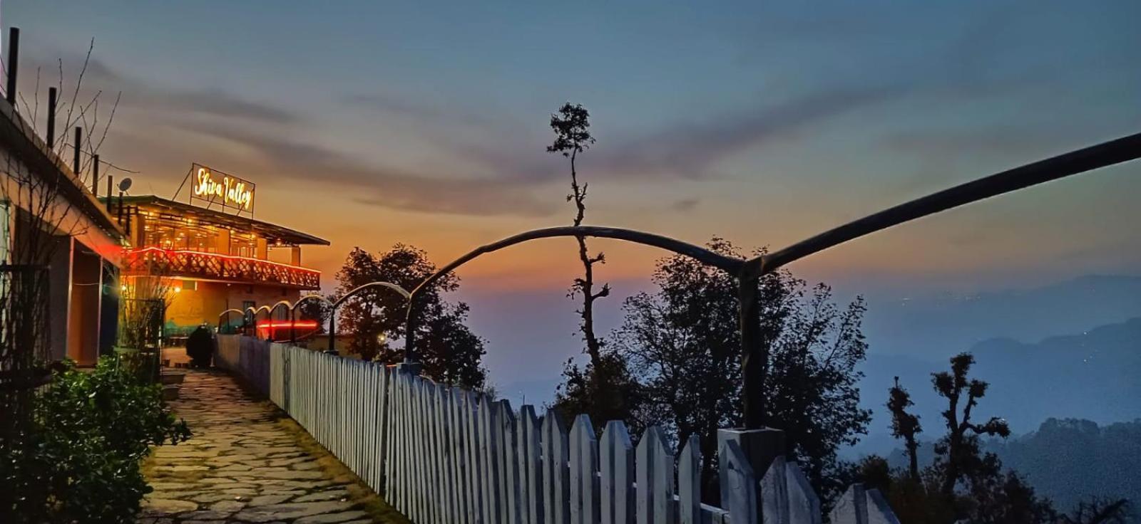 Shiva Valley Resort Kokhliyal Gaon エクステリア 写真