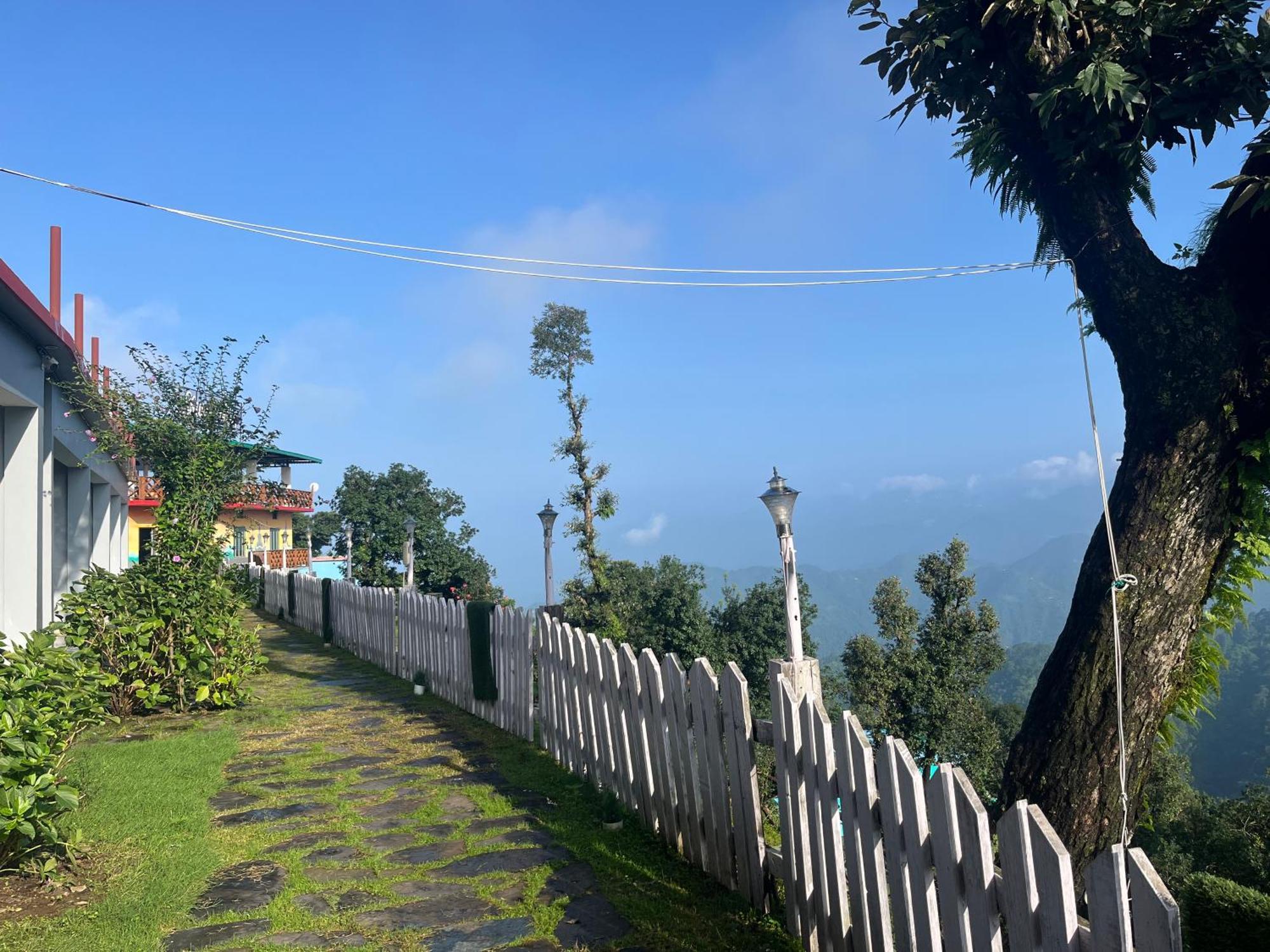 Shiva Valley Resort Kokhliyal Gaon エクステリア 写真